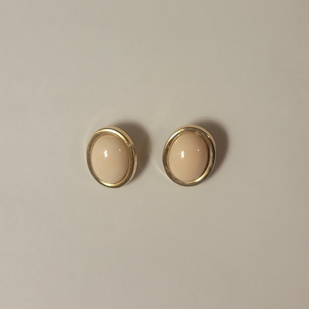 Elegant Gold and Cream Earrings